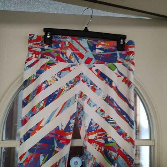 Athleta White Multi-Color Cropped Leggings size Women's M - Picture 2 of 2